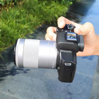 佳能EF-M 55-200MM F/4.5-6.3 IS STM 微单相机 长焦远摄变焦镜头 拆机版 银色