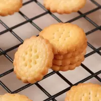 日式小圆饼干网红小零食整箱海盐小饼干零食独立小包装咸香薄脆饼