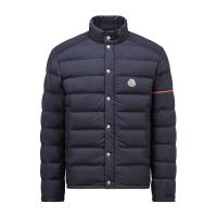 Moncler 盟可昧 午夜蓝徽标贴羽绒服 舒适休闲男士保暖外套夹克 专柜海外购