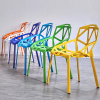 椅子现代简约懒人家用北欧餐椅创意几何镂空塑料靠背个性艺术时尚
