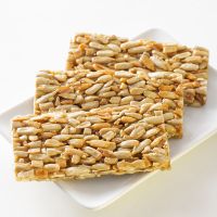瓜子酥250g瓜子仁糖花生酥芝麻酥散装整箱葵花籽瓜子酥休闲零食品