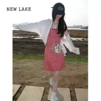 NEW LAKE慵懒度假风格子吊带连衣裙女装夏季新款法式红色短裙海边掐腰裙子