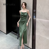 NEW LAKE法式绿色醋酸缎面吊带连衣裙女夏季高冷气质修身开叉包臀礼服长裙
