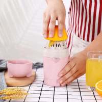 简易手动水果榨汁机便携家用小型果汁机学生迷你橙子压水果榨汁杯|手动榨汁机[北欧粉]