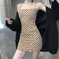 婕秘2021春季新款性感修身金属链条吊带连衣裙印花格子打底裙子女装潮