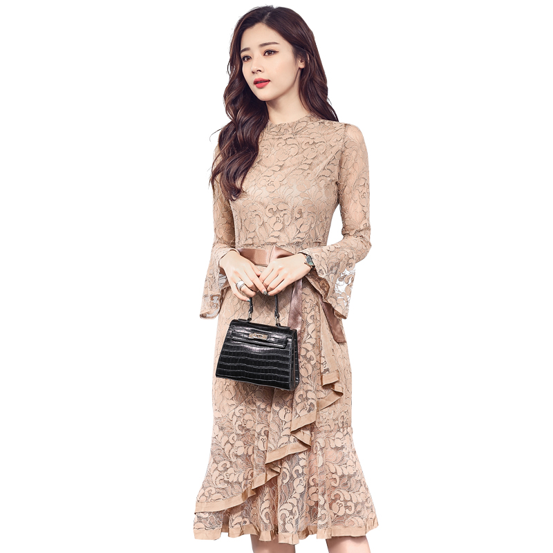 2018新款韩版早春新款 修身显瘦喇叭袖不规则下摆蕾丝连衣裙
