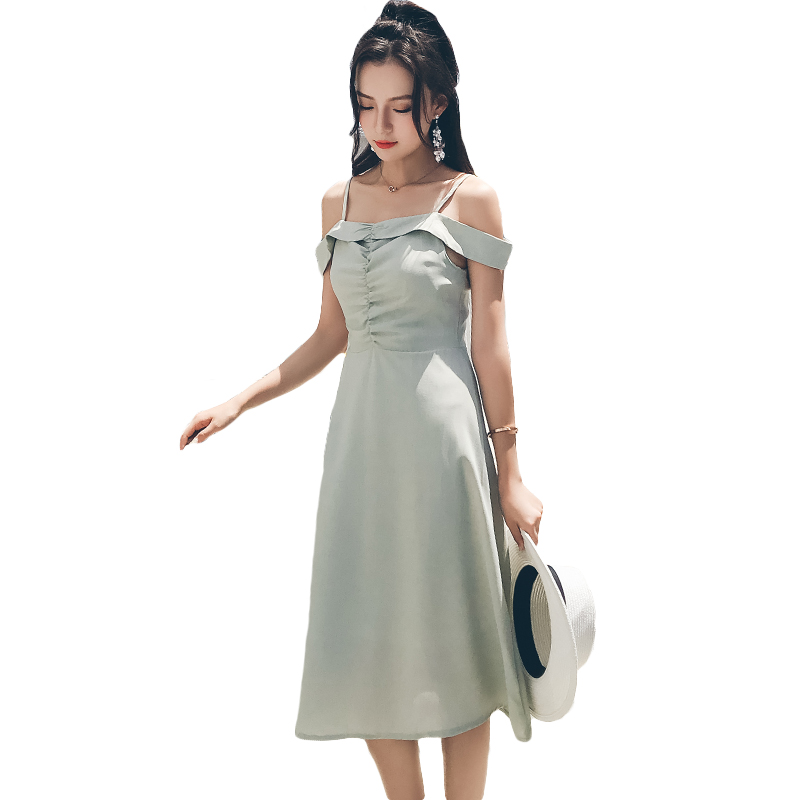 2018夏季新款韩版纯色学院风小心机chic风一字肩带修身连衣裙