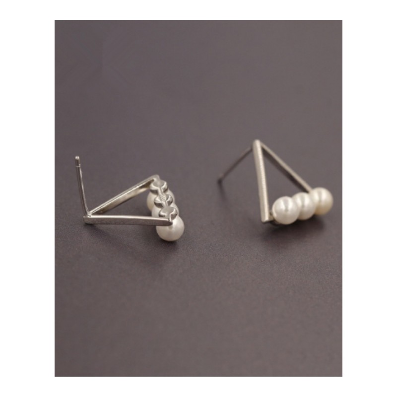 luer925纯银镀金防过敏气质甜美个性几何三角形珍珠耳钉