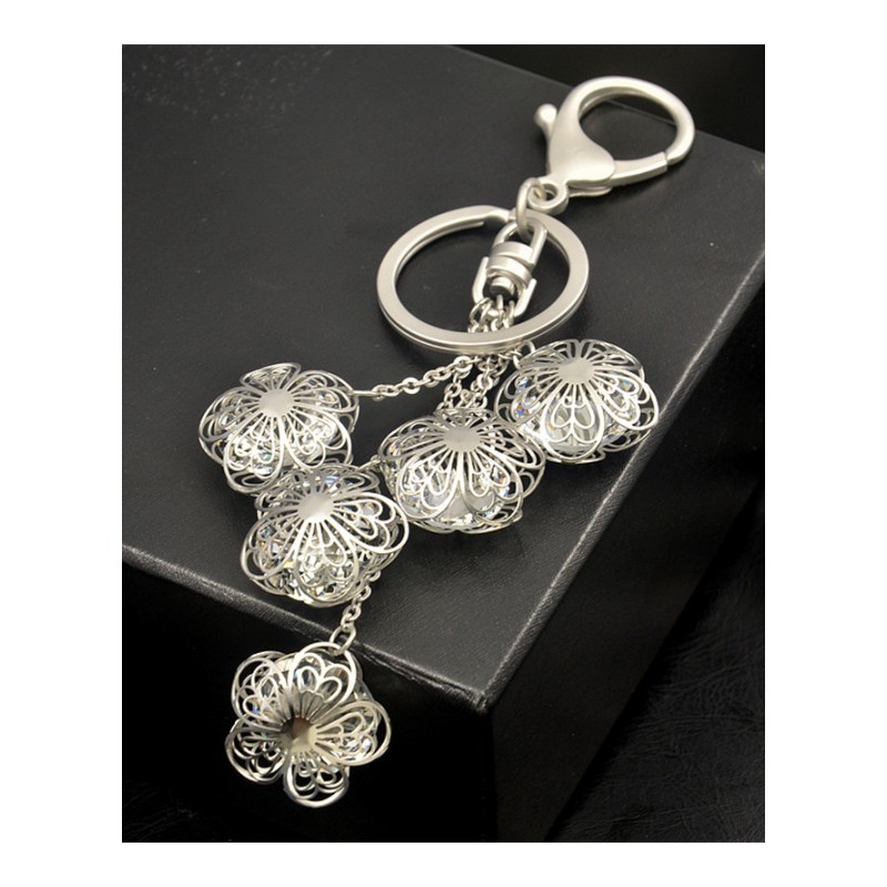 双色钥匙链挂件镂空花朵坠饰包包装饰品送女朋友七夕情人节礼物
