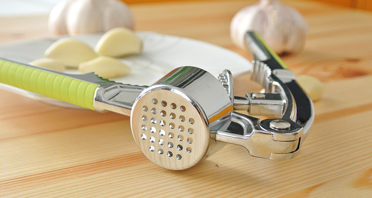 【欣和家居生活专卖店】多功能压蒜器剥蒜器 手动切捣挤蒜蓉蒜泥器 锌合金钢不锈 捣蒜器 -苏宁易购