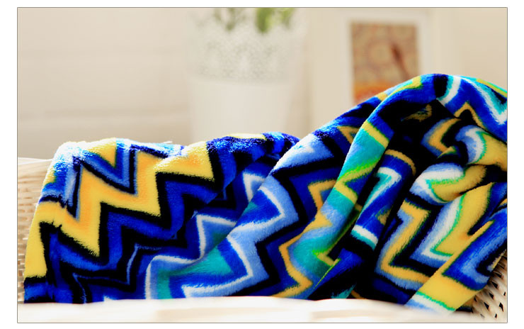 绎生活 法兰绒毛毯子 彩色锯齿 1.5*2.0m