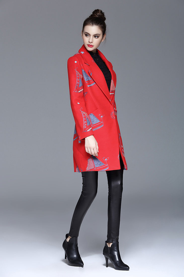 情吻缘秋冬新款时尚卡通艺术图案翻领刺绣中长