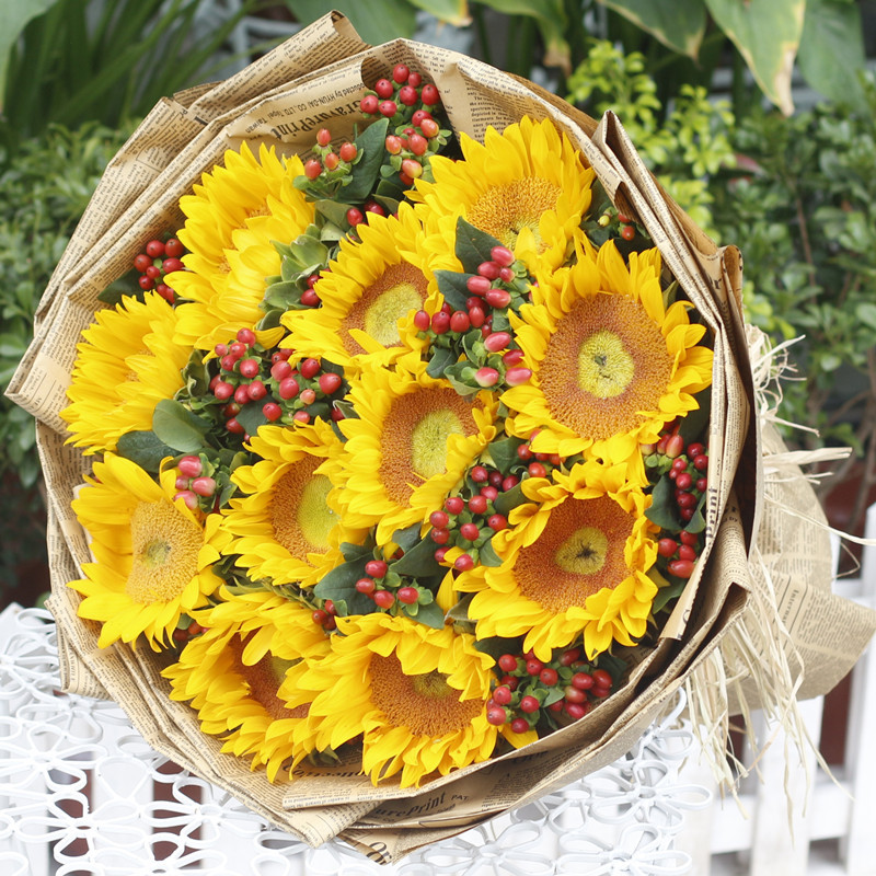 花袭人 鲜花速递 送父亲长辈生日节日礼物11枝