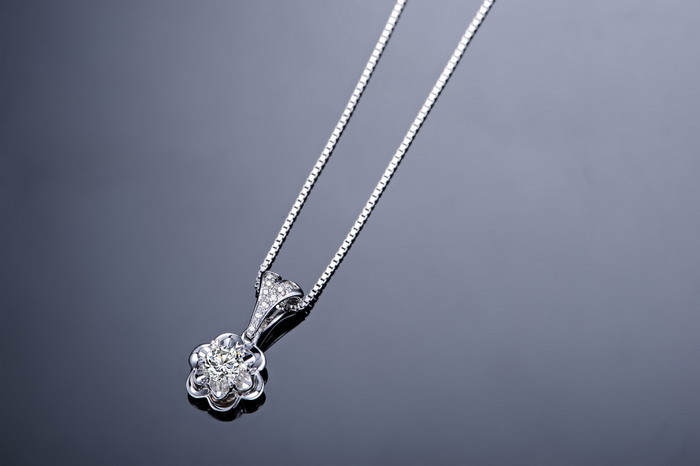 Zocai\/佐卡伊 白18k金 樱花钻石吊坠 结婚吊坠