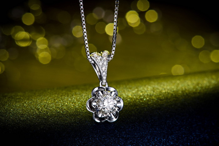 Zocai\/佐卡伊 白18k金 樱花钻石吊坠 结婚吊坠