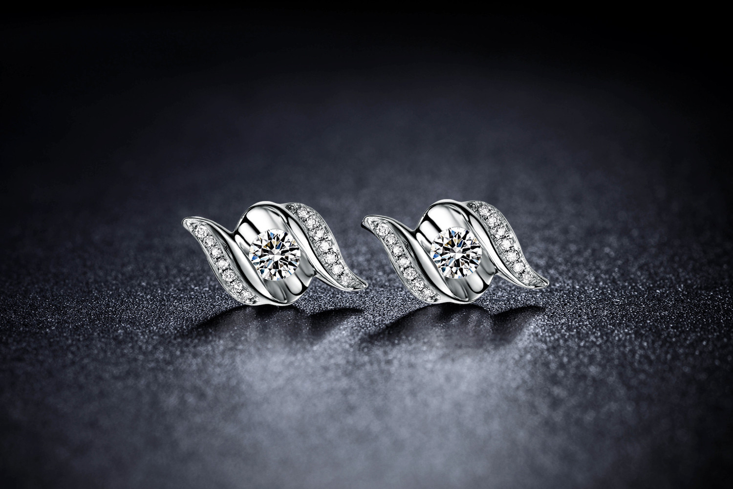 【佐卡伊珠宝旗舰店耳饰】Zocai\/佐卡伊 心爱耳钉 白18k金钻石耳钉 珠宝耳饰 结婚耳钉耳环耳坠 共22分【报价、价格、评测、参数】-苏宁易购