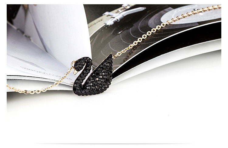 施华洛世奇(Swarovski) 黑天鹅镀玫瑰金色链子