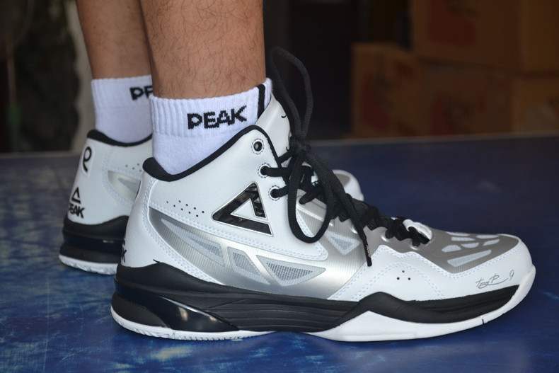 【匹克苏宁运动】匹克篮球鞋 新款减震易弯曲