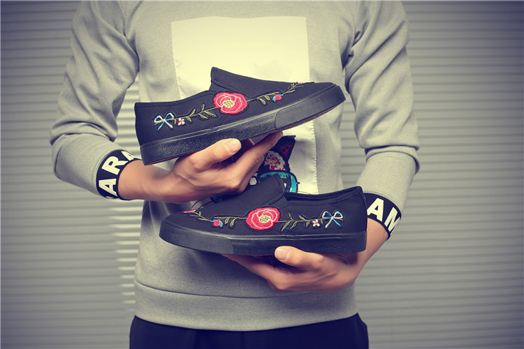 秋季新款白色刺绣花男鞋布鞋小白鞋中国风帆布