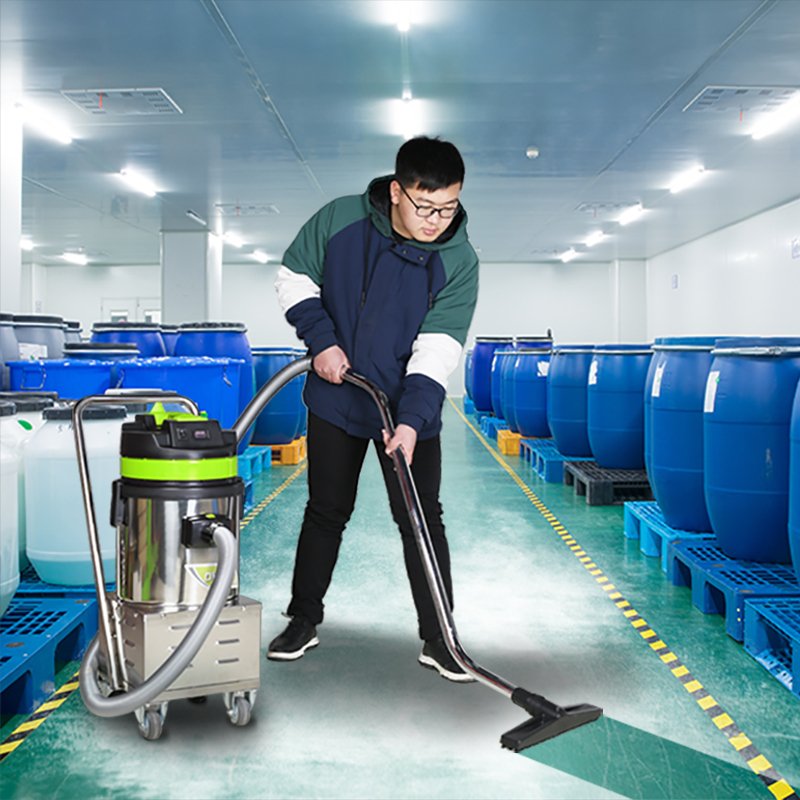 电瓶式吸尘器工厂车间地面吸尘上海700w30l 移动式干湿两用吸尘器