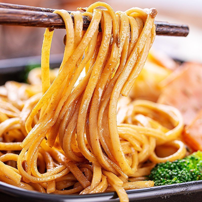 对于减肥的小伙伴们来说,粗粮面条就是不错的选择.