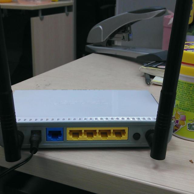 腾达300m 智能 无线路由器 w3000r v2