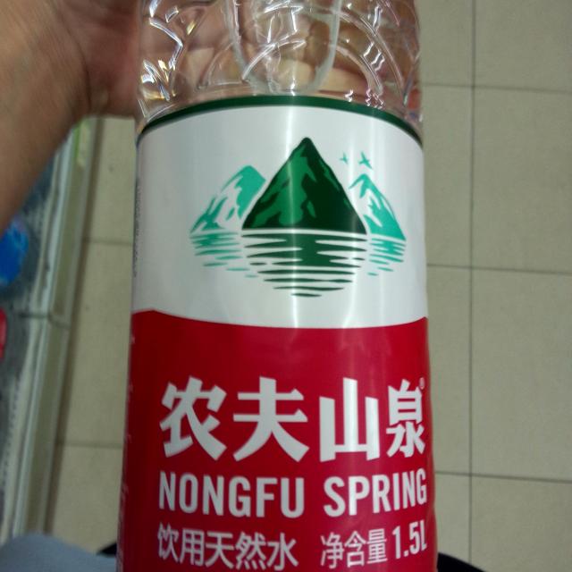 農夫山泉天然水550ml瓶裝