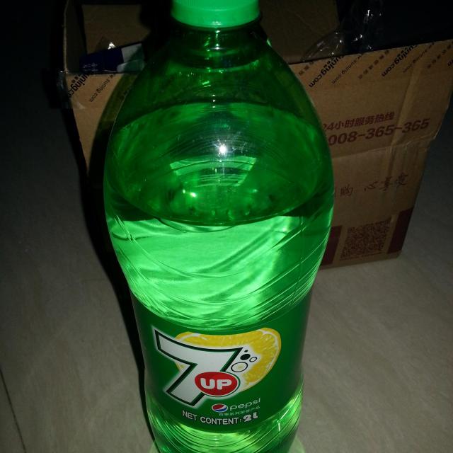 七喜柠檬味汽水2l瓶装