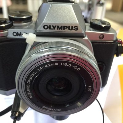 奥林巴斯 e-m10 微单相机 (14-42mm ez)豪华礼盒版 银色 包