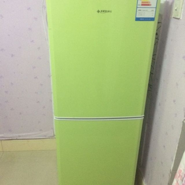 美菱冰箱bcd-171lcx靓彩 171升 双门多彩系列冰箱 (靓彩)冰箱颜色很好