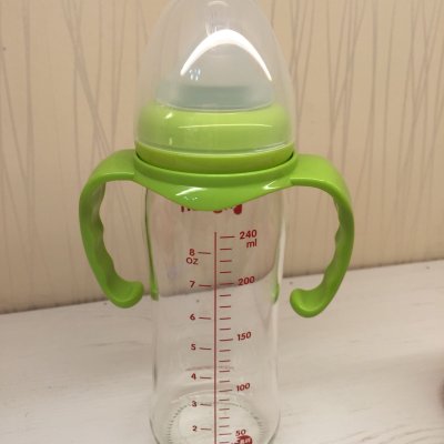 贝亲婴儿奶瓶 宽口径玻璃奶瓶 240ml绿色 自带m号奶嘴
