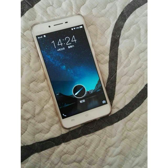 > vivo x6d 双4g版 金色商品评价 > 手机很好用,速度快,.