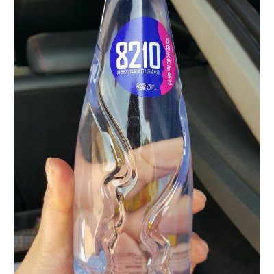 8210饮用天然矿泉水 520ml*24/箱