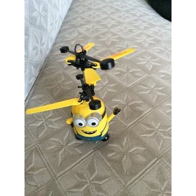 儿童感应玩具会飞的小黄人悬浮小飞仙儿童玩具充电耐摔感应飞行器