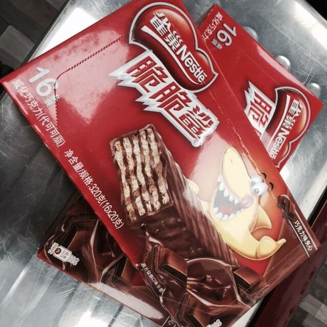 雀巢nestle呈真巧克力味威化代可可脂巧克力272g休闲饼干