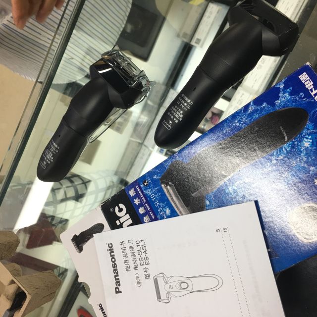 松下panasonicessl10k电动剃须刀三刀头全身水洗干电池式
