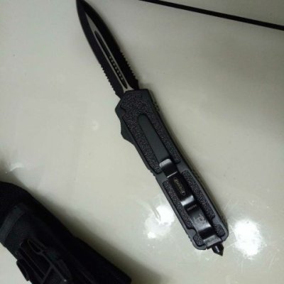 spike 微技术microtech-圣甲虫黑双锋半齿直出刀 弹簧刀 跳刀 弹刀 户