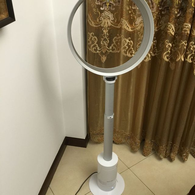 > 戴森(dyson) am08 落地 无叶风扇 (白/银色)商品评价 > 风吹到身上