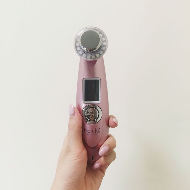 日本beluluclassy多功能美容仪粉色送美容液套装