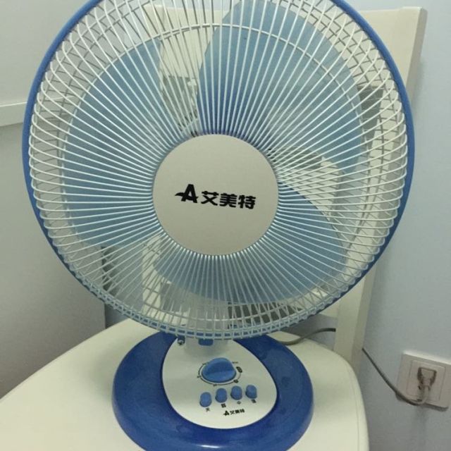 艾美特airmate電風扇fdw09t2家用靜音迷你臺式機械版檯扇電扇臺式風扇