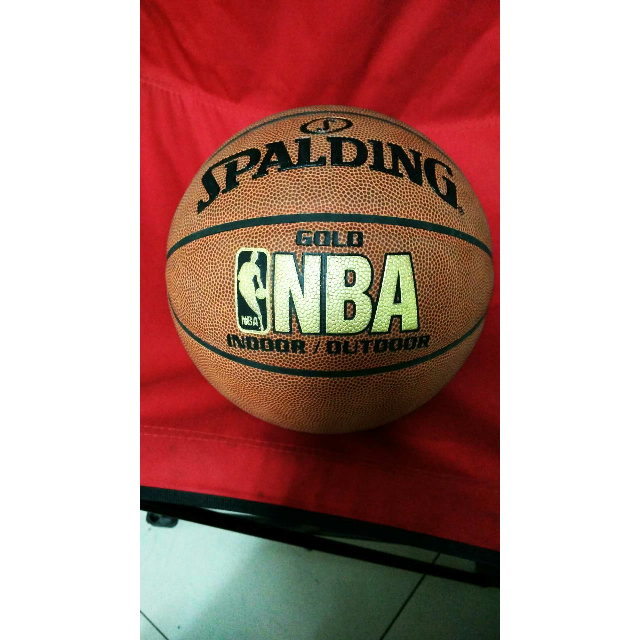 spalding斯伯丁正品7号标准球耐磨nba logo金色室内室外pu篮球74-606y
