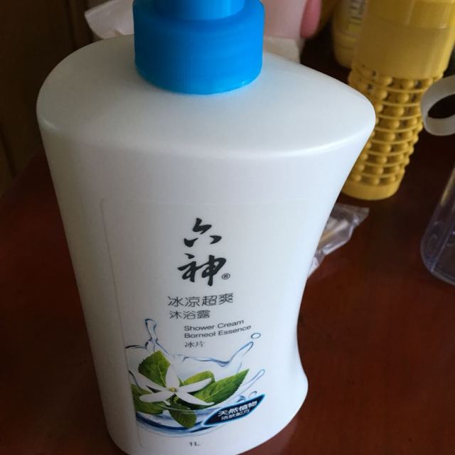 六神沐浴露 冰片冰凉超爽沐浴露沐浴乳1l 冰凉舒爽 温和清洁【送:沐浴