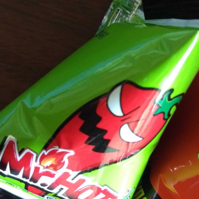 【苏宁易购超市】旺旺 mr.hot辣人休闲零食组合包 200g 辣味