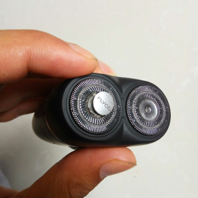 飞科(flyco) 剃须刀 fs821 充电式 双刀头