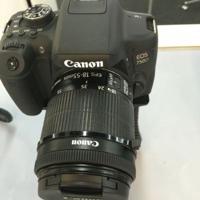 佳能(canon) eos 750d ( 18-135m)單反套機 sd卡 相機包 uv鏡 讀卡器