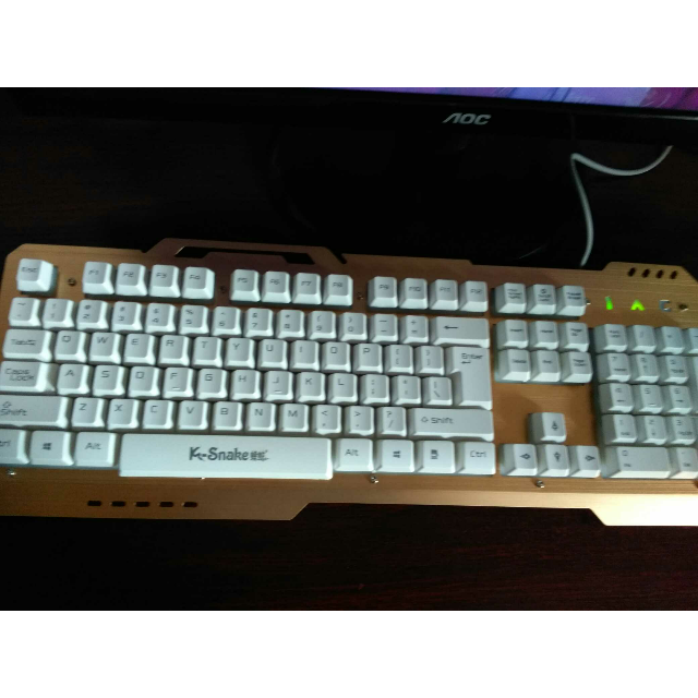 蝰蛇七彩虹发光金属游戏键盘usb有线键盘游戏键盘k12金属七彩背光键盘