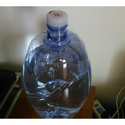 8210饮用天然矿泉水 12.