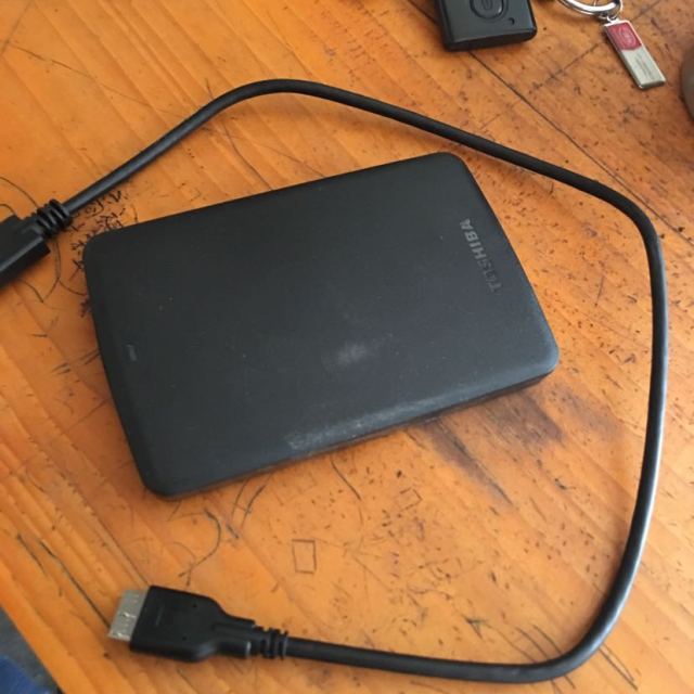 > 包邮 东芝移动硬盘1t 黑甲虫1tb 高速usb3.0 2.