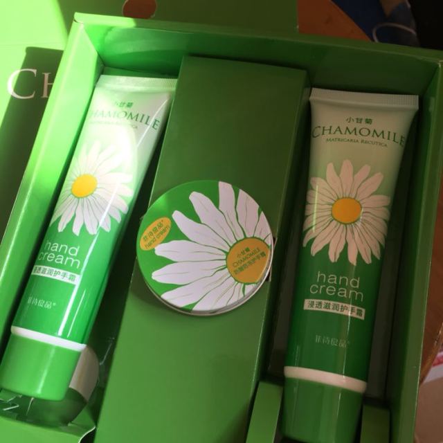 菲诗良品小甘菊护手3件套(60g小甘菊浸透滋润护手霜×2 30g小甘菊护手