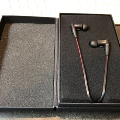 索尼(sony)圈铁结合通话耳机xba-a1ap(黑色) 搭载线控和麦克风入耳式